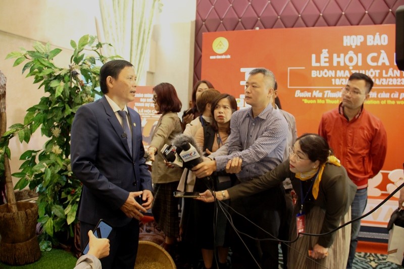 Some 200 reporters attending press conference held in Ha Noi on the 8th Buon Ma Thuot Coffee Festival in 2023