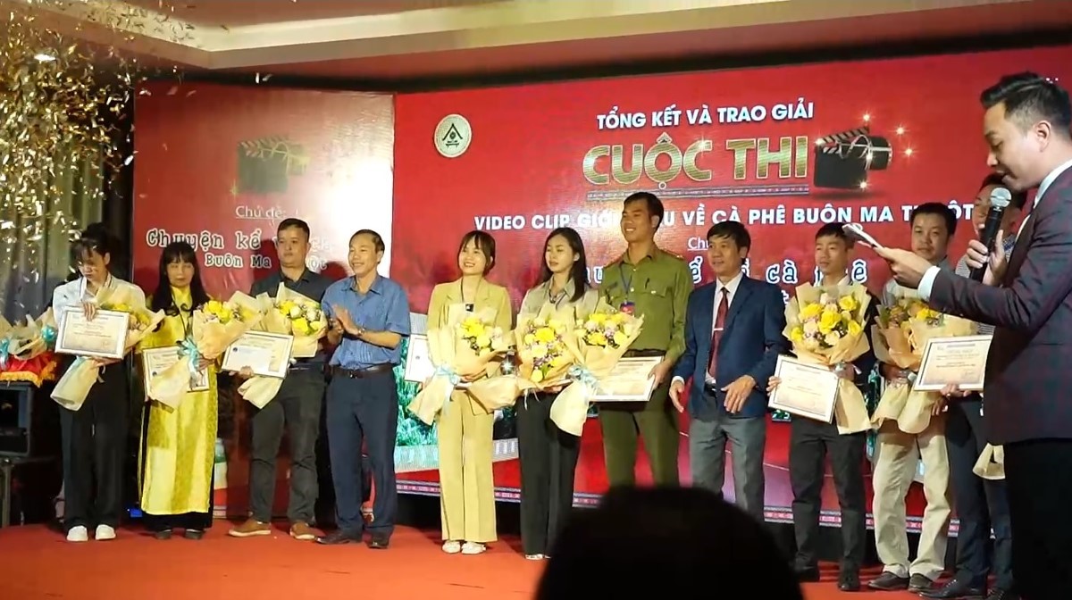 Phòng văn hóa và Thông tin huyện Krông Năng  triển khai đăng phát các tác phẩm video clip đạt giải