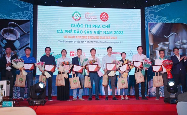 Buon Ma Thuot Coffee Festival: winners of coffee-making contest honoured