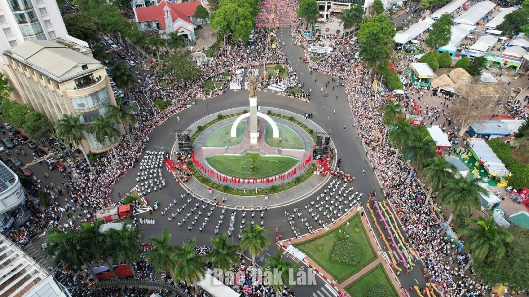 Ấn tượng, giàu cảm xúc với Lễ hội đường phố