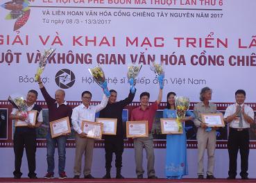 Trao giải Cuộc thi và Triển lãm ảnh nghệ thuật “Cà phê Buôn Ma Thuột và Không gian văn hóa Cồng chiêng Tây Nguyên”