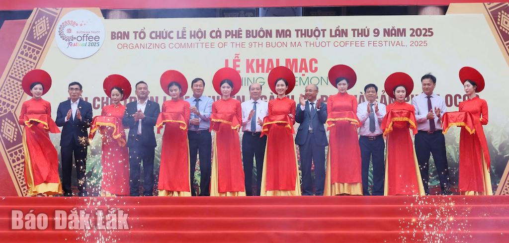 Khai mạc Hội chợ triển lãm chuyên ngành cà phê và sản phẩm OCOP năm 2025